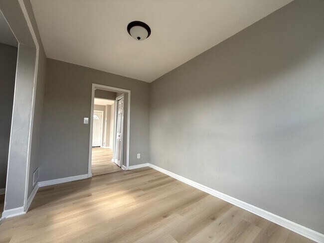 Building Photo - Two Bedroom House In Baltimore City