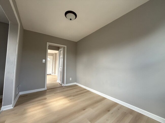 Foto del edificio - Two Bedroom House In Baltimore City