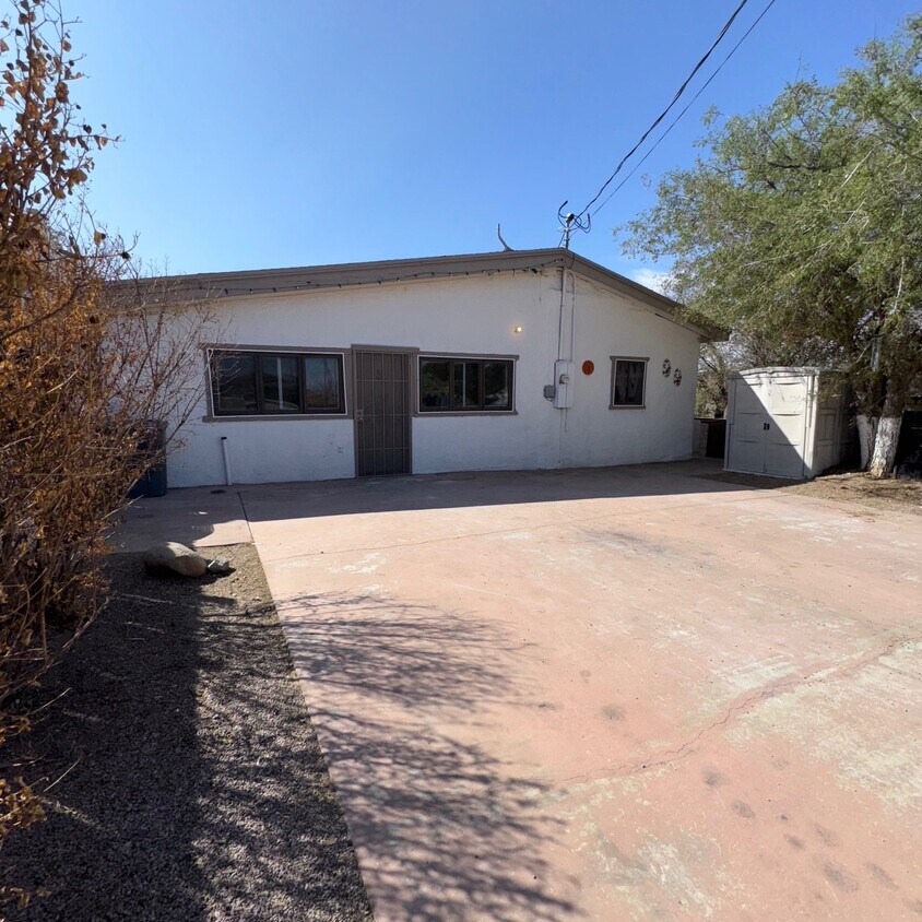 Foto principal - 621 N Sierra Ave