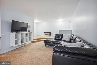 Building Photo - 21 Silverwood Cir