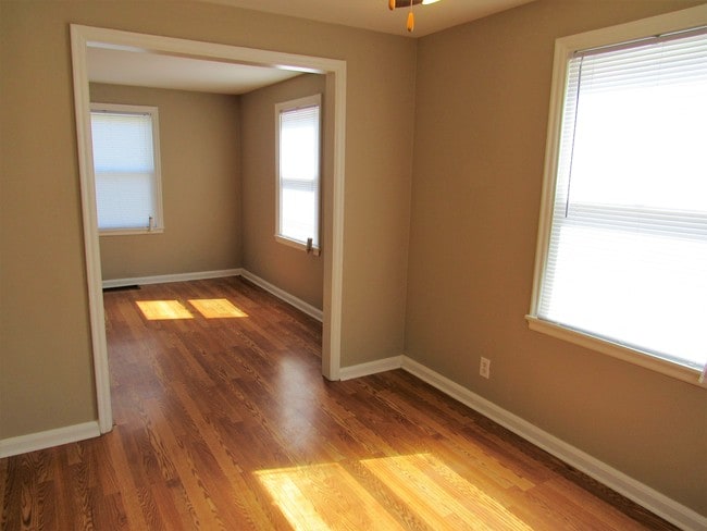 Photo - Colonial Park Apartments