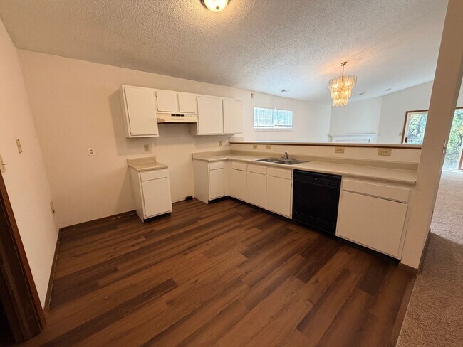 Foto del edificio - 4020 Crabtree Ct