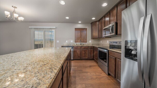 Building Photo - Lovely Three Bedroom Home with Mountain Views