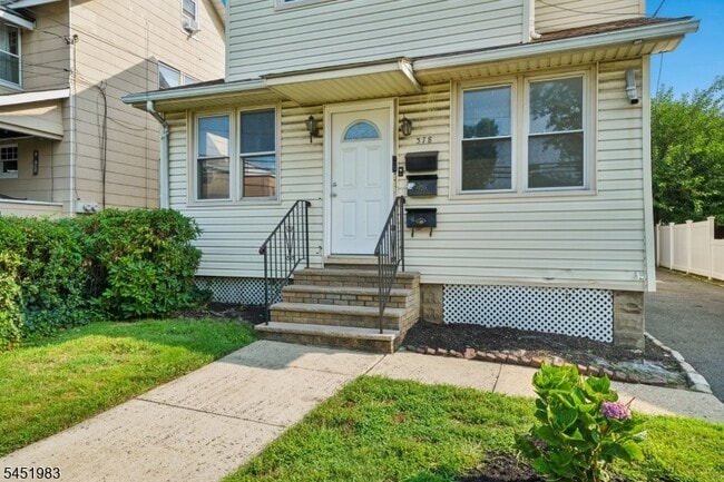 Building Photo - 378 Boyden Ave