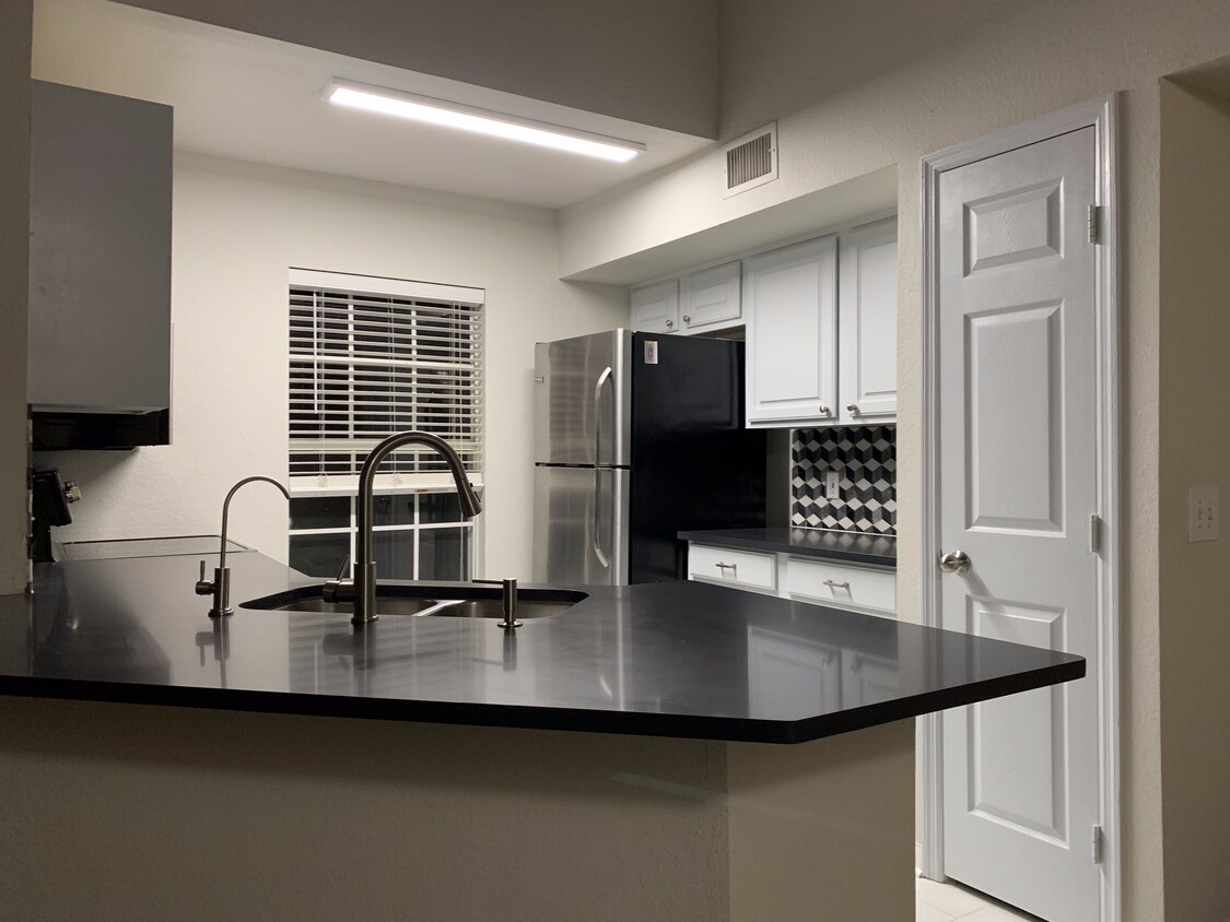 Foto principal - 13703 Richmond Park Dr N