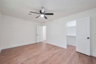 Building Photo - 23227 Albert Dr