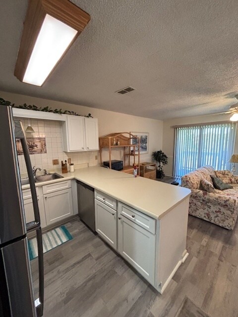 Foto del edificio - 510 Fairwood Lakes Dr