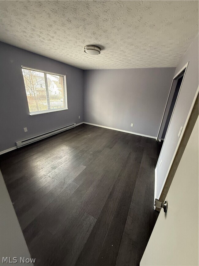 Building Photo - 662 Sumner St