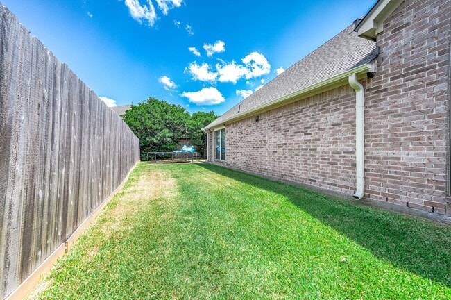 Building Photo - 2313 Lilac Breeze Ln