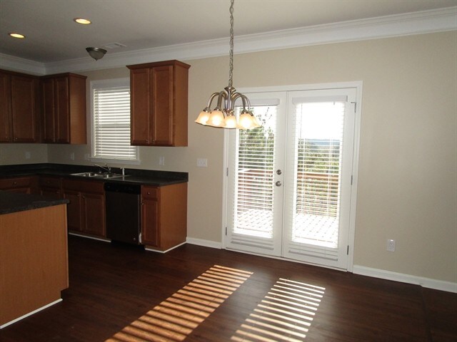 Building Photo - 916 Swallowtail View