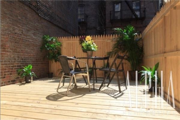 Primary Photo - 338 E 14th St
