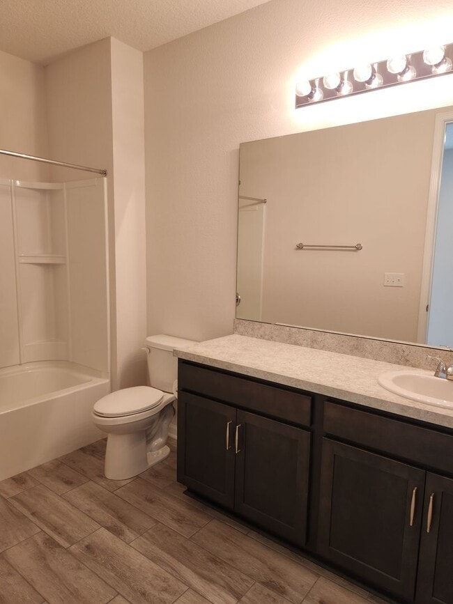 Foto del edificio - Perfect size, perfect location!