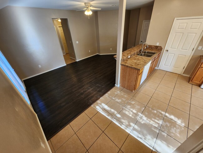 Building Photo - 1402 S Mississippi Ave