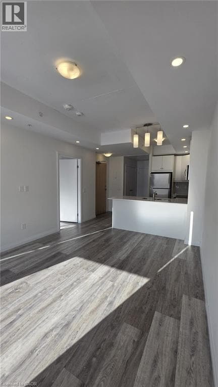 Building Photo - 60 Charles St W