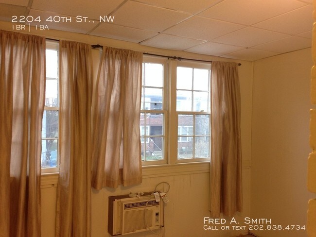 Foto del edificio - One-Bedroom + Enclosed Porch in Glover Park