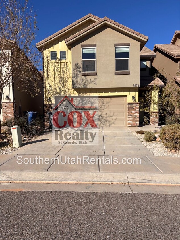 Primary Photo - 4bd | 2.5 Bath | 2 Car Detached Desert Can...