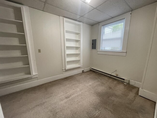 Building Photo - 416 E 2nd St