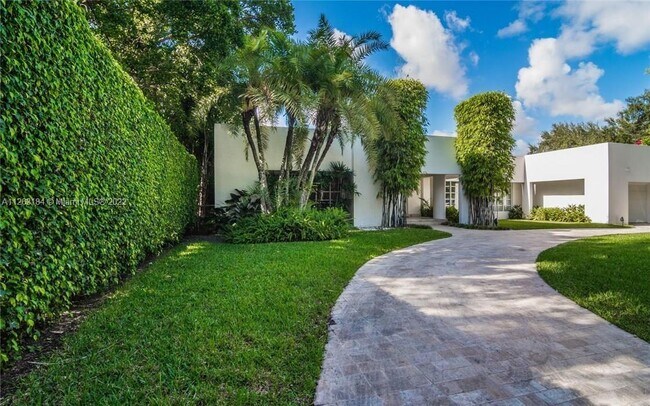 Building Photo - 3020 Brickell Ave