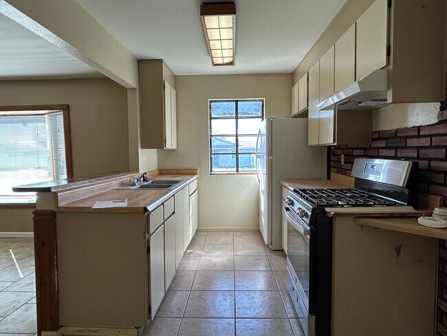 Foto del edificio - 2363 Vía Cedro