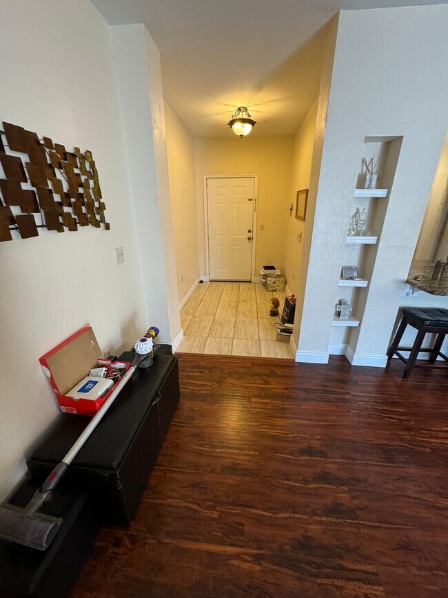 Foyer - 114 Vista Verdi Cir