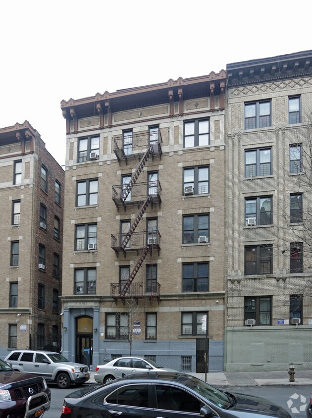 Primary Photo - 66 E 190th St