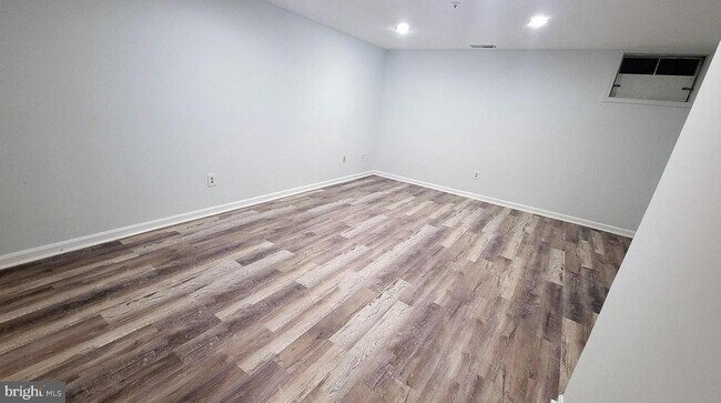 Building Photo - 2429 Golders Green Ct
