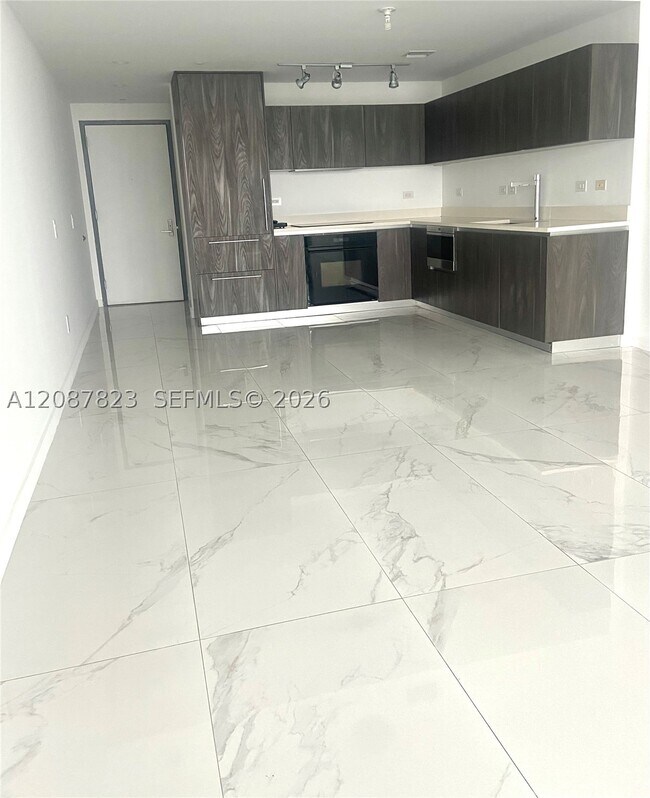Foto del edificio - 3131 NE 7th Ave