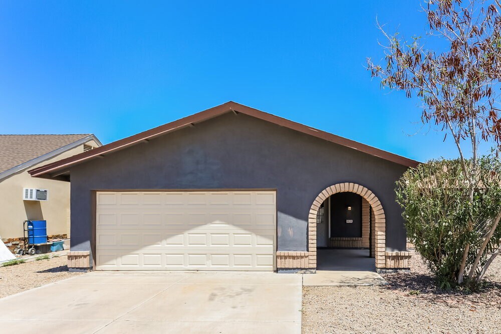 Foto principal - 10154 W Highland Ave
