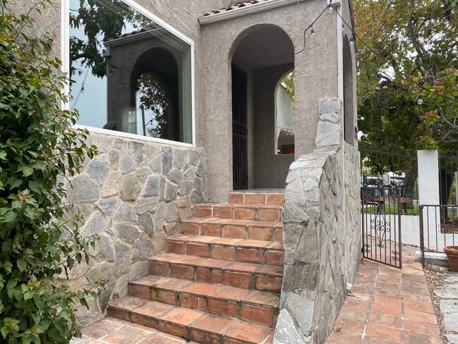 Building Photo - 4535 Avocado St