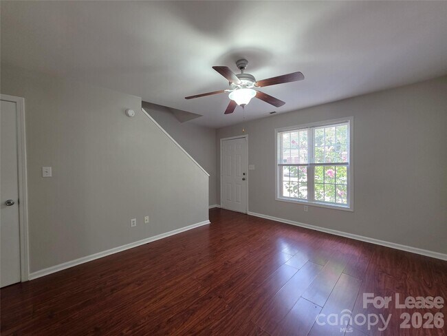 Foto del edificio - 268 Southcircle Dr NW