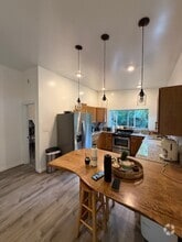 Building Photo - 601 W Kuiaha Rd