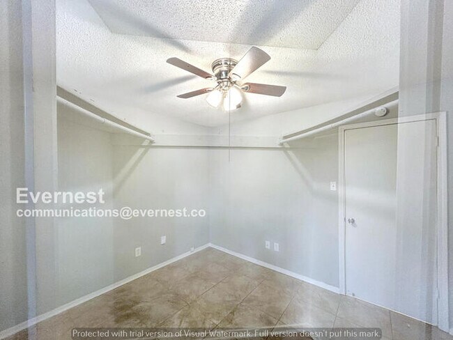 Foto del edificio - 6220 Forestgate Rd