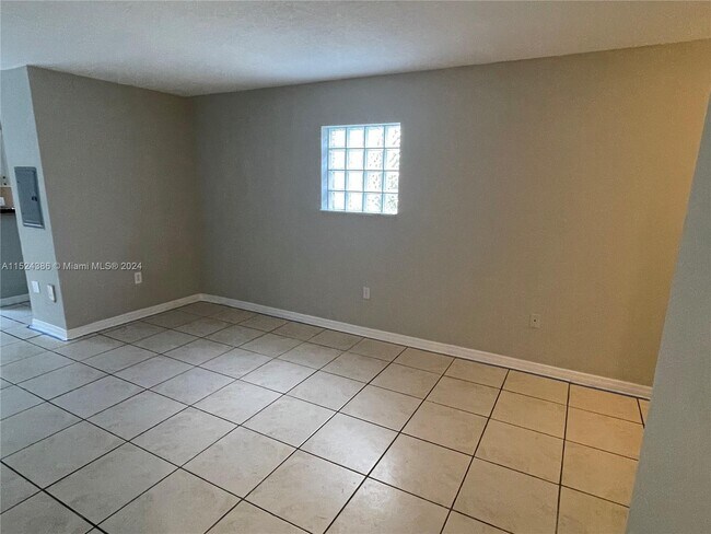 Foto del edificio - 1240 SE 31st Ct