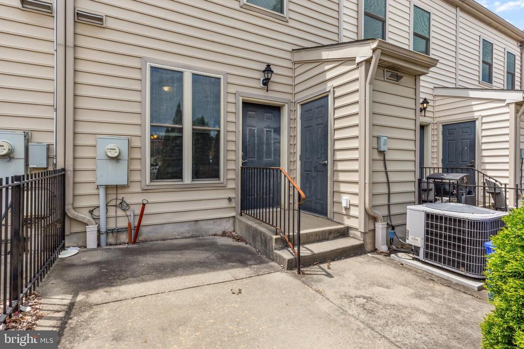 Primary Photo - 743 S 13th St
