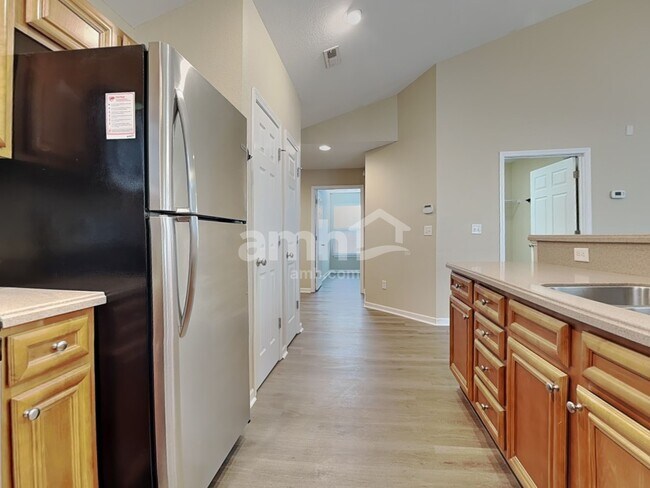 Foto del edificio - 10429 Kentwell Rd