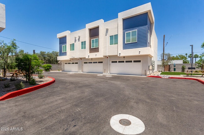 Building Photo - 1642 E Monte Vista Rd