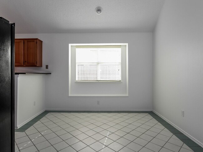 Building Photo - 2321 Bent Brook Dr