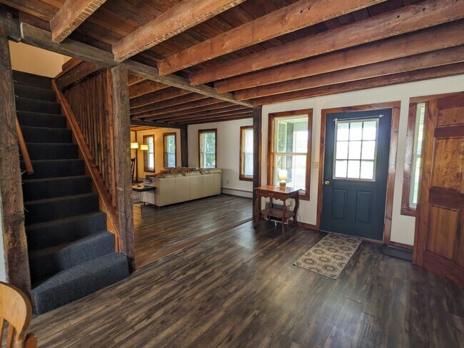 Foto del edificio - 3990 Deer River Rd