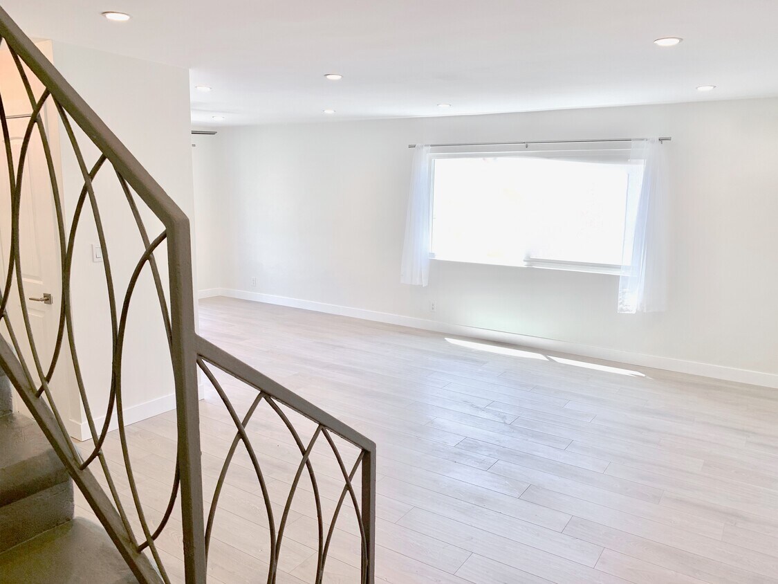 Foto principal - 8616 Whitworth Dr