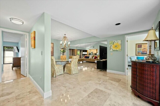 Foto del edificio - 17210 Fownes Crescent