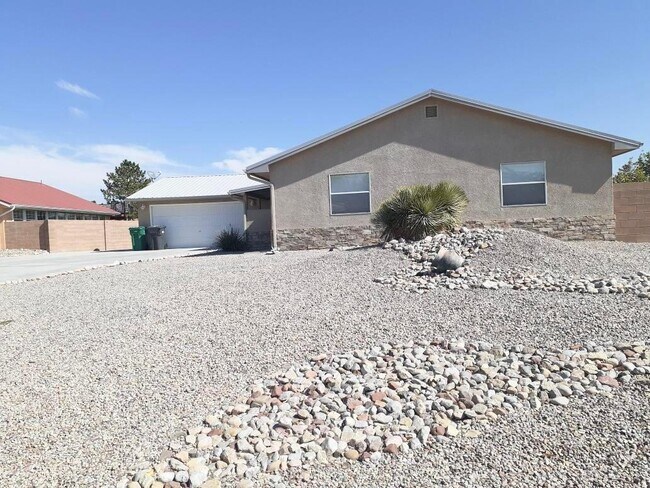 Building Photo - 100 Utah Meadow Rd NE