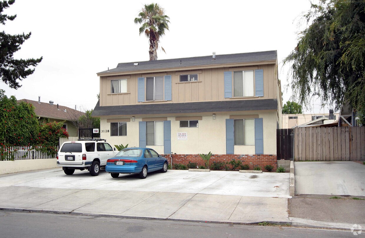 Foto del edificio - 3128 Collier Ave