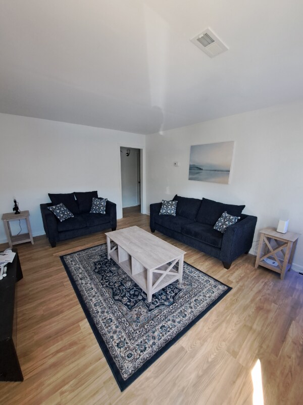 Foto del edificio - 337 Woodview Ave