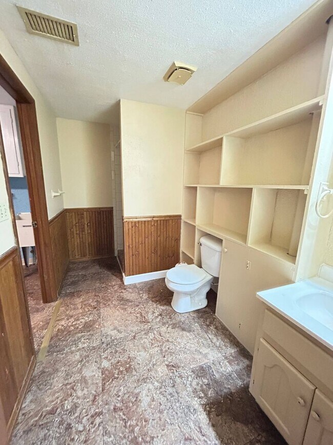 Building Photo - Ironwood Way