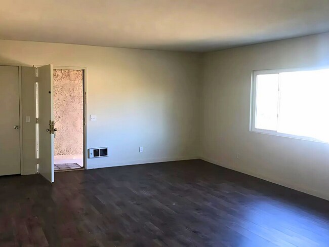 Building Photo - 2222 Huntington Ln