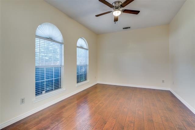 Foto del edificio - 8305 Camden Ct