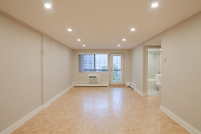 Building Photo - 3421 Rue Drummond