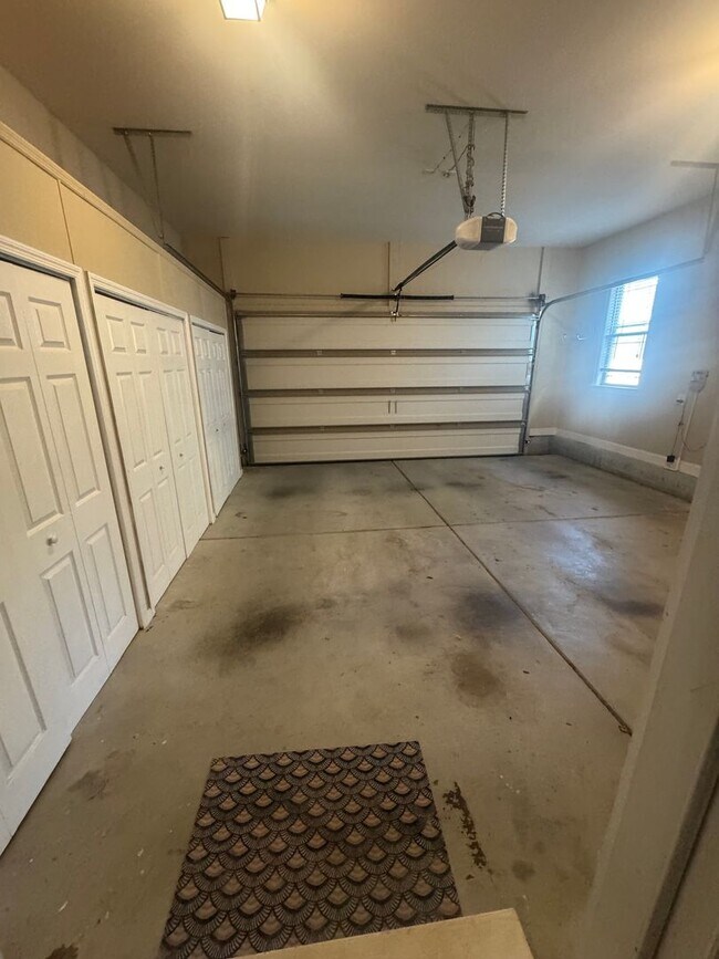 Building Photo - Available Now Charming Resort-Style Home f...