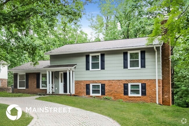Building Photo - 307 Pendleton Dr