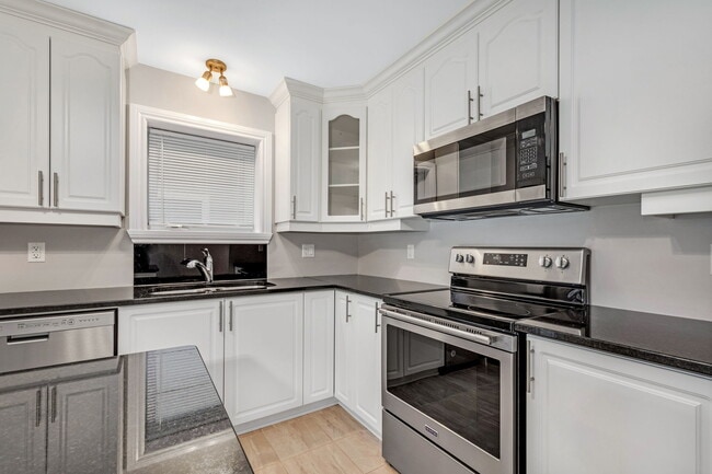 Building Photo - 296 Masters Ln.